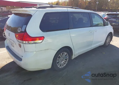 2011 Toyota Sienna Xle V6 z USA, uszkodzony, nr VIN 5TDYK3DC7BS120249